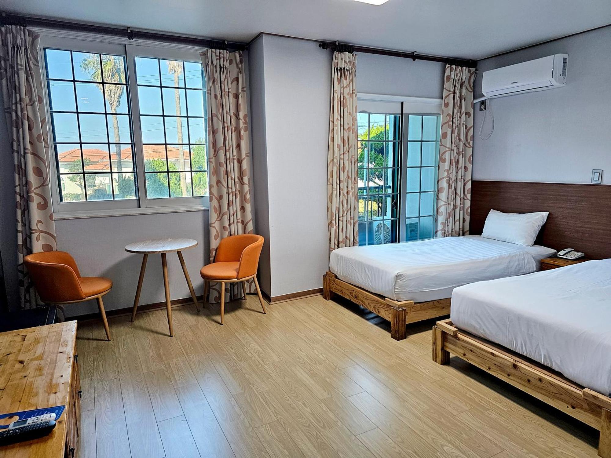 Sea Cliff Hotel Jeju Exterior photo