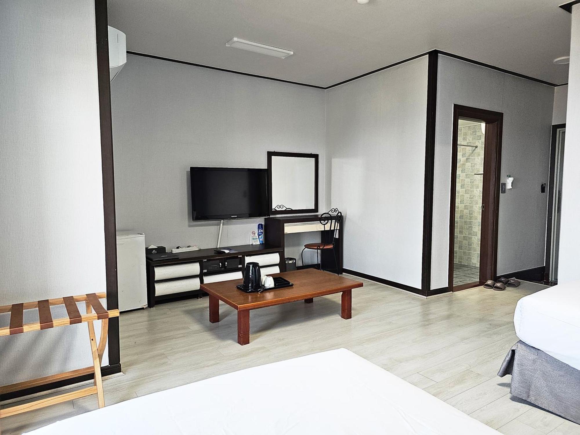 Sea Cliff Hotel Jeju Exterior photo